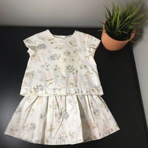 Carter’s floral two piece set shirt and skirt. 2T